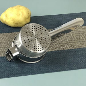 <span class=keywords><strong>Presse</strong></span>-purée en acier inoxydable avec panier grande capacité, <span class=keywords><strong>presse</strong></span>-fruits manuelle et <span class=keywords><strong>presse</strong></span>-aliments pour des purées de pommes de terre lisses - Product Image 4