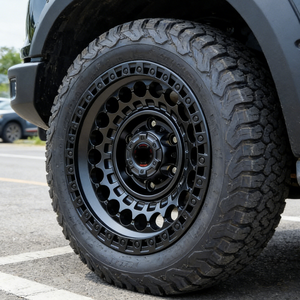 Jantes forgées sur mesure tout-terrain avec anneaux de blocage de pneus run-flat noirs, jantes 4x4 adaptées à la Dodge Charger <span class=keywords><strong>6x</strong></span> 139.<span class=keywords><strong>7</strong></span> 17x8.5 -10 -28 - Product Image 2