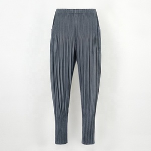 <span class=keywords><strong>Pantalon</strong></span> <span class=keywords><strong>plissé</strong></span> Miyake décontracté, effet drapé, nouveau style, <span class=keywords><strong>pantalon</strong></span> décontracté simple et respirant pour <span class=keywords><strong>femme</strong></span>, <span class=keywords><strong>grande</strong></span> <span class=keywords><strong>taille</strong></span>, <span class=keywords><strong>pantalon</strong></span> Harlem - Product Image 1