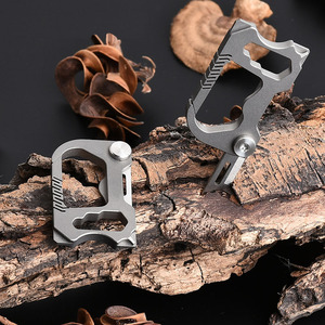 LFEDC Attività all'Aperto Regalo per Padre Fidanzato Uomo Moschettone Multifunzione in Lega di Titanio con Coltello - Product Image 6