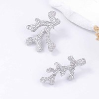Boucles d'oreilles asymétriques créatives haut de gamme en alliage de zinc avec fleurs et coraux, style minimaliste océanique, pour femmes, collection ZA transfrontalière, luxe léger
