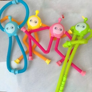 Novedoso y peculiar juguete telescópico de plástico con ventosa, tubo elástico que cambia de forma, luminoso, rompecabezas para niños, juguete antiestrés - Product Image 5