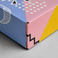 Boîte d'expédition en carton avec logo personnalisé, type avion, à fermeture auto-adhésive, impression couleur, emballage plat, vente en gros, direct usine