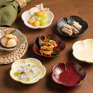 Piatto in Ceramica a Forma di Petalo Multicolore per Dessert, Frutta, Snack, Uso Quotidiano <span class=keywords><strong>e</strong></span> Presentazione per Tè del Pomeriggio - Product Image 1