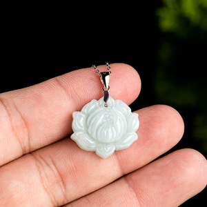 Pendentif lotus en jade naturel du Myanmar, serti d'argent S925, collier de bijoux en jade de qualité glacée pour femmes - Product Image 4