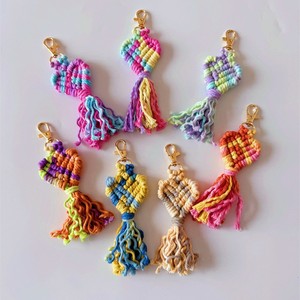 En gros Porte-clés Cœur en Macramé en Coton, Fait Main, Tressé, Style Bohème, Pendentif de Sac - Product Image 1