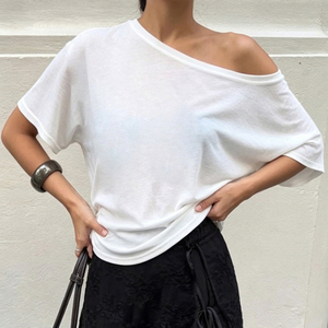 T-shirt asymétrique uni à épaules dénudées pour femme, coupe ample décontractée à manches courtes, haut basique tendance été 2026 - Product Image 2