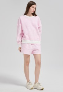 Set Personalizzato da Donna in Cotone con Logo, <span class=keywords><strong>Felpa</strong></span> e Pantaloncini Stampati a Quadri Rosa, Produzione all'Ingrosso di Alta Qualità - Product Image 5