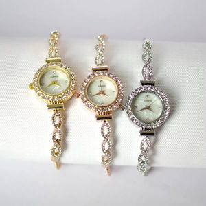 Reloj de regalo para mujer, reloj redondo de cuarzo con esfera pequeña y reloj de pulsera ajustable con diamantes - Product Image 5
