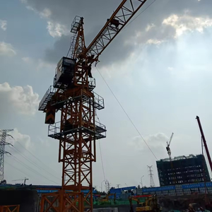 Grue à <span class=keywords><strong>tour</strong></span> <span class=keywords><strong>de</strong></span> construction d'occasion <span class=keywords><strong>de</strong></span> 6 tonnes Équipement d'hébergement d'occasion Moteur <span class=keywords><strong>de</strong></span> boîte <span class=keywords><strong>de</strong></span> vitesses <span class=keywords><strong>Tour</strong></span> <span class=keywords><strong>de</strong></span> construction d'occasion fabriquée - Product Image 5