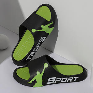 Venta al por mayor de alta calidad Zapatillas de casa nuevo interior liso negro deslizante zapatilla para los hombres - Product Image 3