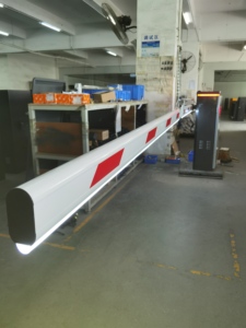 Barriera Pieghevole Automatica ad Alta Velocità per <span class=keywords><strong>Parcheggio</strong></span> Auto, Ideale per Garage con Soffitti Bassi - Product Image 5