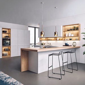 Mobili da Cucina in Stile Australiano con Laccatura Bianca Lucida, Design Moderno Gratuito, Isole Cucina Complete - Product Image 3