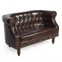 Ensemble de mobilier vintage simple pour restaurant : canapé, table et chaises pour bar, barbecue, taverne, café au lait