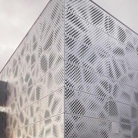 Maille en acier perforé galvanisé pratique pour garde-corps d'escalier et barrière de sécurité