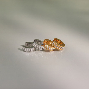 QISEN 2026 Piccoli Orecchini a Cerchio con Zirconi, Minimalisti e Scintillanti, per Donne, in Acciaio Inossidabile, <span class=keywords><strong>Gioielli</strong></span> Impermeabili per Uso Quotidiano - Product Image 3