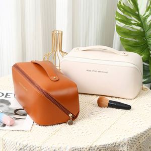 PU Leather Water Resistant Fashion Cosmetic <b>Bag</b> Portable for Travel for Zipper Makeup Organizer with Letter Pattern - Product Image 4