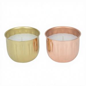 Ensemble de bougeoirs en métal de luxe, finition cuivre martelé doré, porte-bougies votifs pour la décoration de la maison à Pâques, écologique, excellent prix - Product Image 1