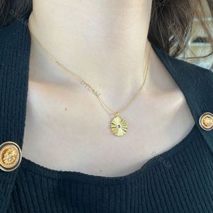 Collar Dylam de Oro de 18k con Colgante Circular Antideslustre para Mujer, Joyería de Plata de Ley 925 - Product Image 5