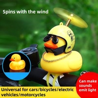 Accessoires de moto, ornement de voiture créatif, décoration de moto/véhicule électrique, petit canard jaune pour vélo