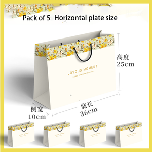Nouveau petit design simple frais entièrement personnalisé sac cadeau en papier exquis shopping de vacances vêtements options personnalisables disponibles - Product Image 5