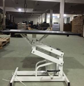 ホイール付きのプロのペットグルーミングテーブル用の調整可能な犬のグルーミングテーブル - Product Image 2