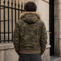 Blouson Bomber Camouflage Y2K Personnalisé avec Col en Fourrure, Veste Zippée Camouflage, Blouson à Capuche Camouflage pour Hommes – Vente en Gros