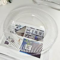 Assiettes de charge en plastique de 13 pouces en acrylique transparent rond pour décoration de table de mariage Assiettes de charge transparentes pour décoration de fête et d'événement