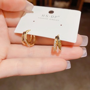 Pendientes de aro pequeños de circón hueco de doble capa de cobre de alta calidad chapados en oro de 14 quilates con estilo coreano para regalo de diseño clásico - Product Image 5