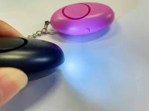 120db portachiavi <span class=keywords><strong>di</strong></span> autodifesa allarme dispositivo <span class=keywords><strong>di</strong></span> <span class=keywords><strong>sicurezza</strong></span> <span class=keywords><strong>personale</strong></span> con torcia a luce LED realizzata in materiale ABS - Product Image 6