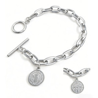 Bracelet chaîne trombone Saint Benoît avec pendentif médaillon gaufré, fermoir OT, bijou vintage unisexe pour usage quotidien