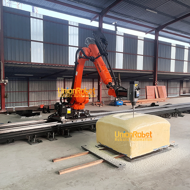 Competitive Price UnionTech 5 Axis Industrial Robot Arm with YASKAWA Motor for Wood & Stone Applications