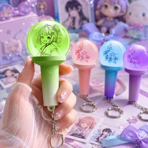 Llavero LED de acrílico personalizado con diseño de dibujos animados, mini barra de luz que cambia de color, 15 colores, logotipo personalizado para conciertos - Product Image 1