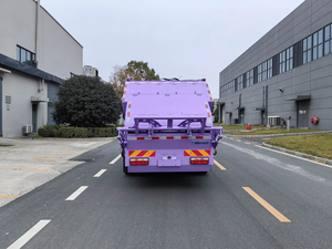 Camion per la raccolta rifiuti elettrico puro con cassone posteriore da 8 m³ a zero emissioni per lo smaltimento dei rifiuti comunitari - Product Image 5