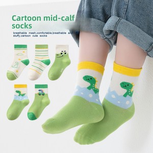 Chaussettes en coton antidérapantes pour enfants, tricotées et respirantes, nouvelle collection printemps-été, motif mignon <span class=keywords><strong>petit</strong></span> <span class=keywords><strong>dinosaure</strong></span>, mi-mollet pour garçons, vente en gros - Product Image 3