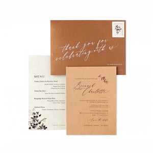 Juego de Invitaciones de Boda de Papel Kraft Personalizadas con Diseño Floral e Impresión en Dorado para Eventos Elegantes - Product Image 4