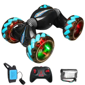 2,4 Ghz Gesture Sensing Big Wheel Twist Stunt Rc Car Off-Road Climb Monster Truck con luz y música Juguetes de control remoto