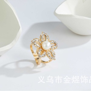Flower Shape Pearl <b>Ring</b> With <b>Crystal</b> Inlay For Women Daily Wear Gold Tone Fashion Jewelry - Product Image 2