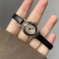 Jam Tangan Wanita Quartz 2026 Mewah dan Elegan dengan Tali Kulit, Desain Retro Fashion dan Kasual, Dial Elips Kecil