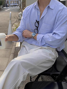Großhandel Amerikanischer Gestreifter Loser Langarm-Cardigan mit Taschen Herrenhemd für Anzug als Unterhemd - Product Image 3