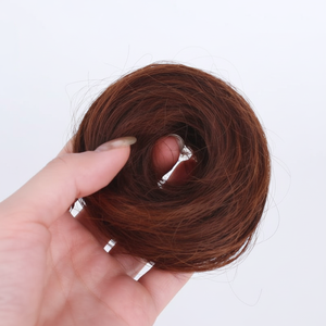 Strumento per lo Styling dell'ala dei capelli marrone chiaro - Product Image 1
