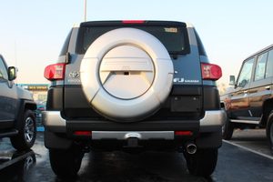 Sleek and Reliable <strong>Used</strong> TOYOTA <strong>FJ</strong> <strong>CRUISER</strong> 4.0L SUV 4WD 5 DOORS 2023