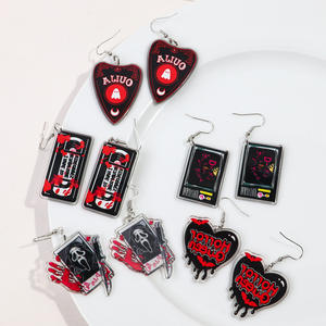 Vintage abartılı kan bant kartı kalp korku kraliçe kan Handprint bıçak korkunç bıçak akrilik baskı damla küpe kadınlar için - Product Image 2