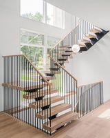 Escalier intérieur moderne en arc Villa Cercle Escalier rond incurvé Escalier garde-corps escalier en colimaçon design avec marches lumières LED