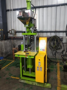 Mesin Cetakan Injeksi Plastik <span class=keywords><strong>PVC</strong></span> Vertikal Kecil - Product Image 6