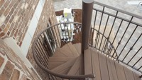 CBMMart escalier en colimaçon mains courantes en bois de teck bande de roulement antidérapante marches d'escalier extérieures en composite