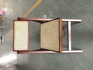 Silla Plegable de Madera de Nogal y Ratán para Eventos Festivos y Bodas - Product Image 4