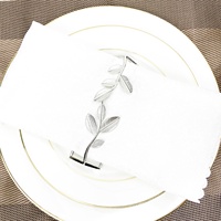 Ronds de serviette en métal écologiques au design feuille longue et élégante pour la décoration de table de mariage et de fête