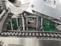 Machine d'étiquetage servo de haute précision pour flacons en verre ronds, ampoules et bouteilles carrées de l'industrie des sciences de la vie