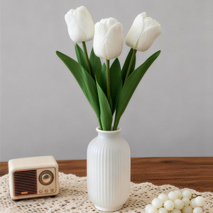 Flores de Tulipán Artificiales Yasunobu, Rama Individual Grande de Plástico para Decoración del Hogar y Bodas - Product Image 3